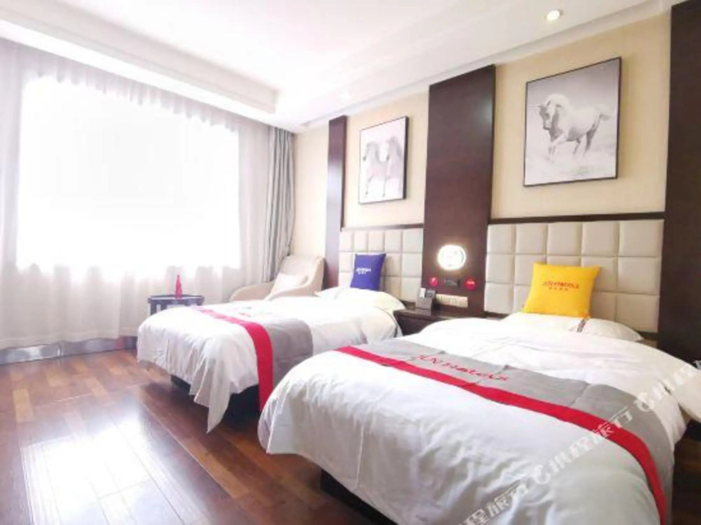 Junyi Hotel(Century Hualian store of Wenzhou Commercial Street)