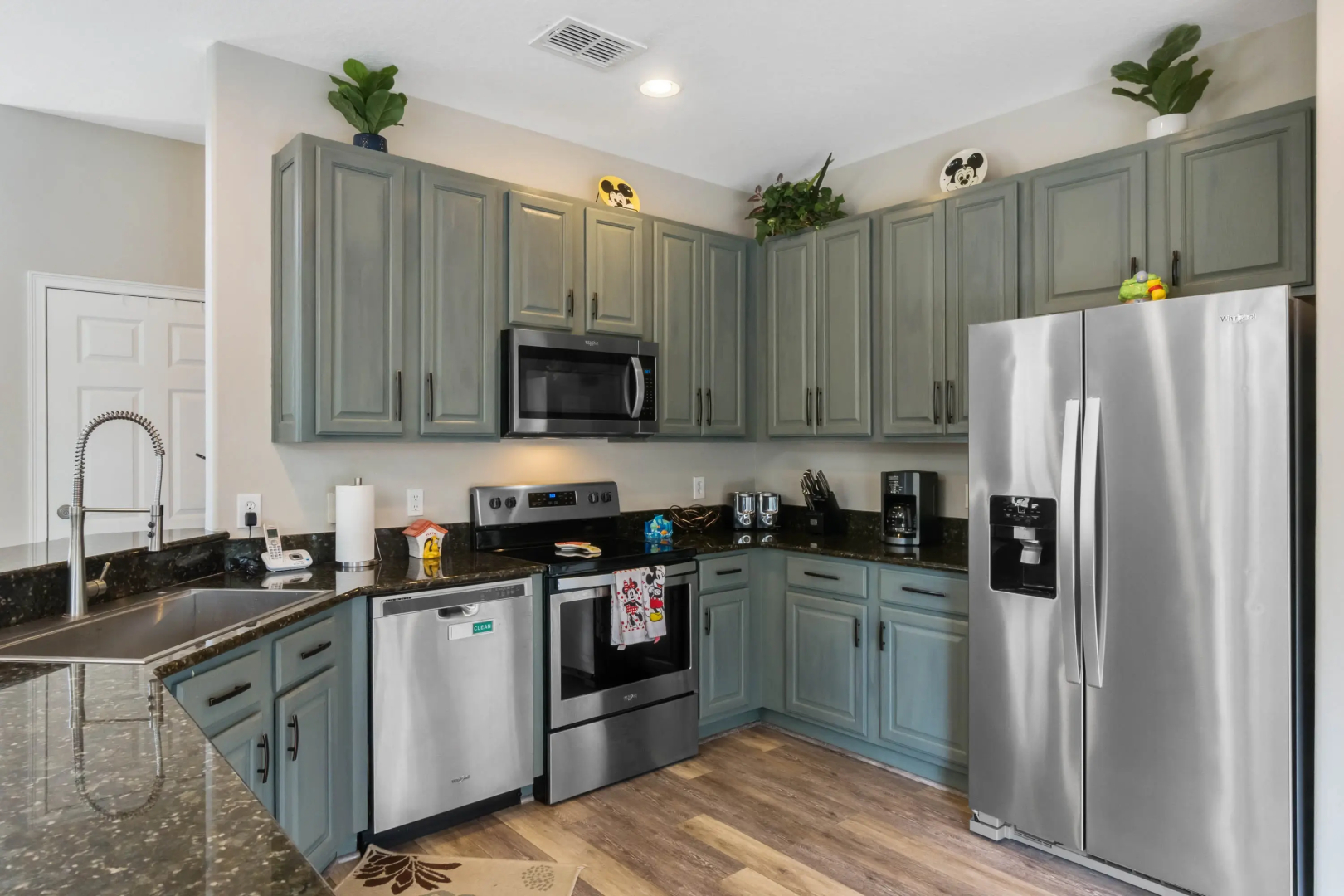 P2149VD - Newly renovated pool/spa home: 10 guests, Davenport, US
