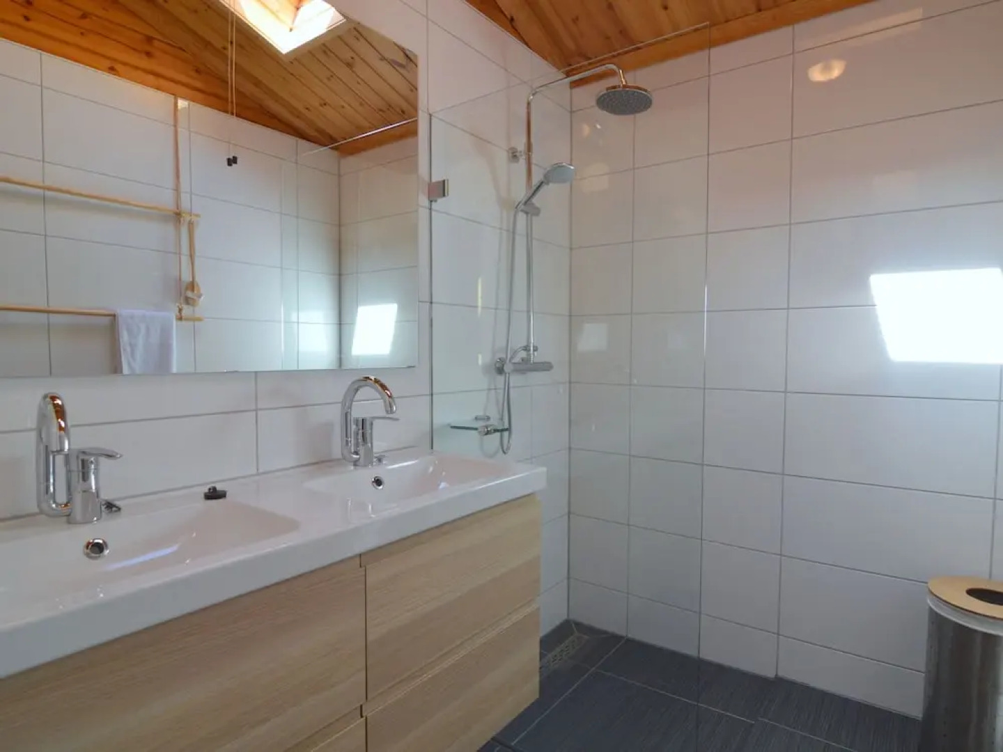 Finnish Bungalow With Garden, a Modern Bathroom, Near Harderwijk, Veluwe