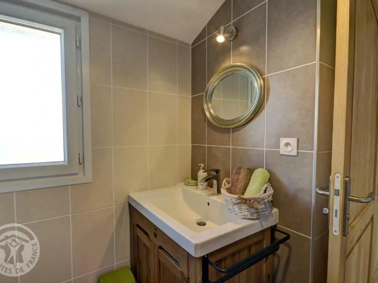 Gîte Genilac, 3 Pièces, 3 Personnes - Fr-1-496-114