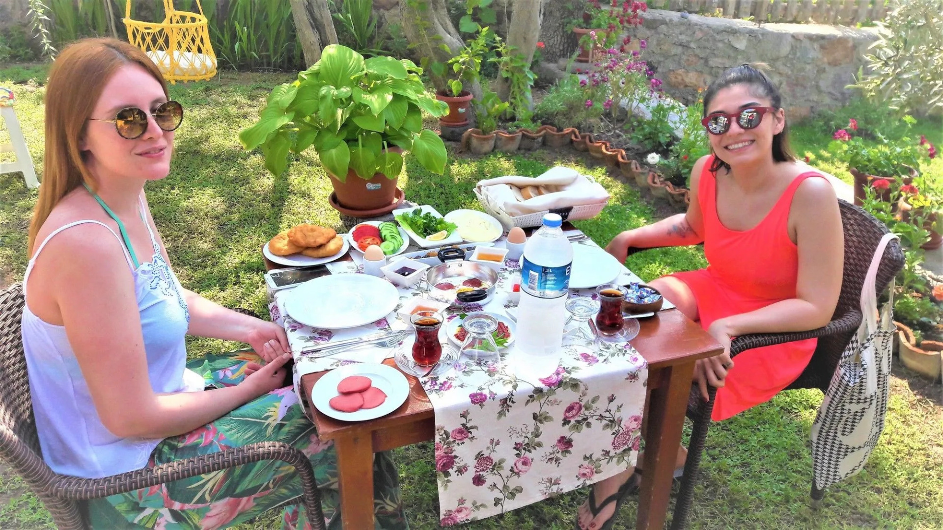 Assos Nazan Motel Restoran Beach