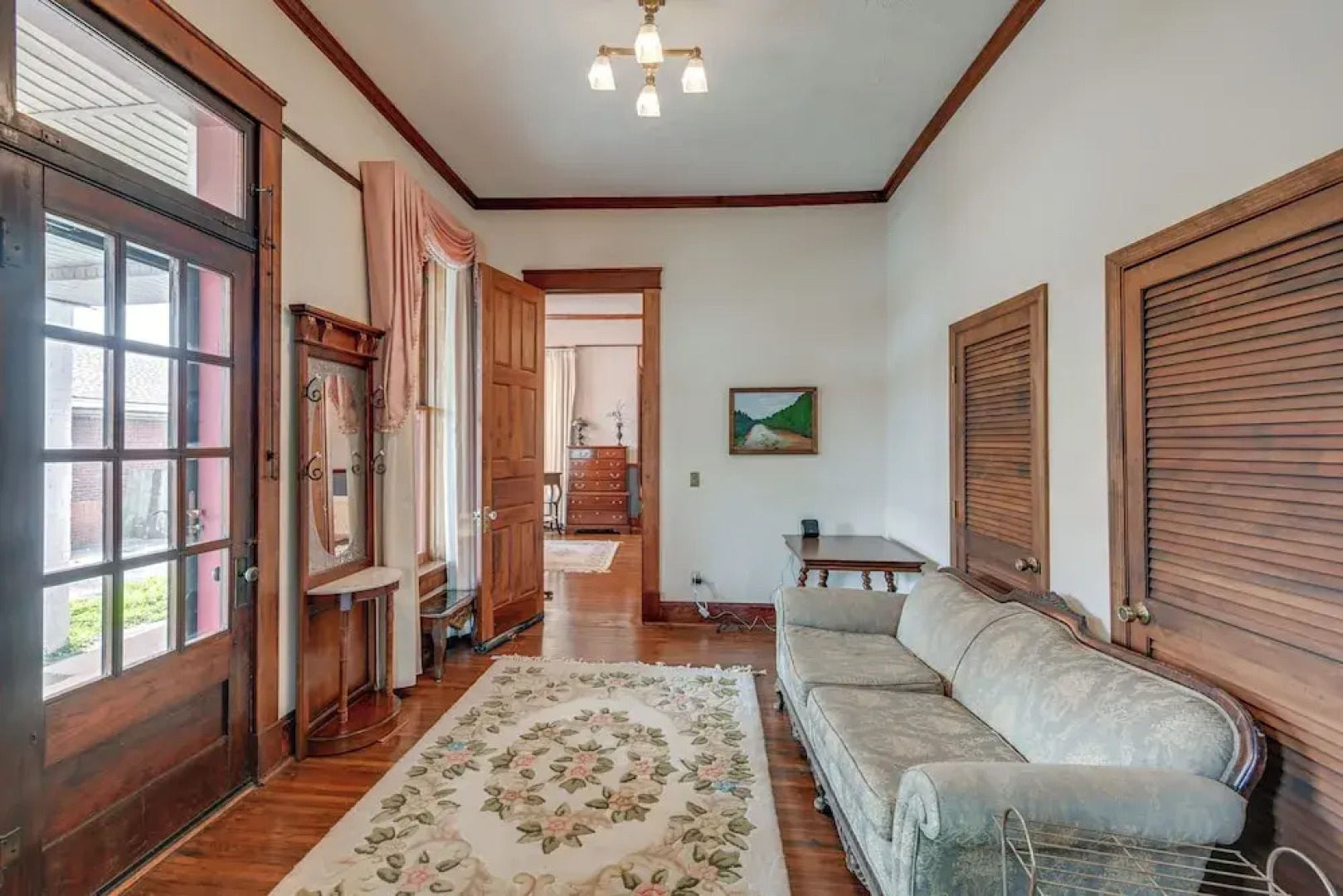 Walk to Lawrenceburg Square: Home for Large Groups