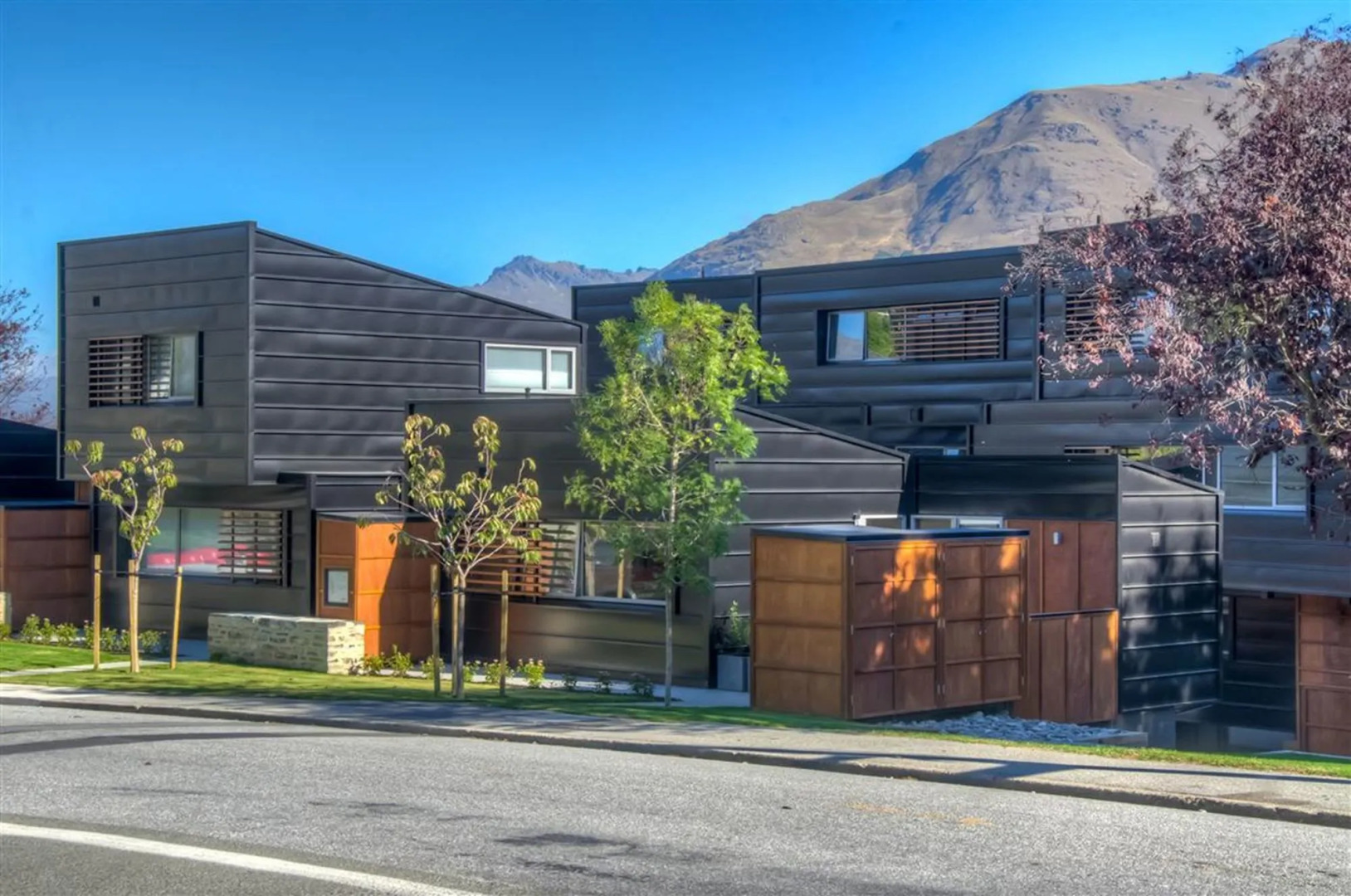 22 Hallenstein Apartments by Staysouth