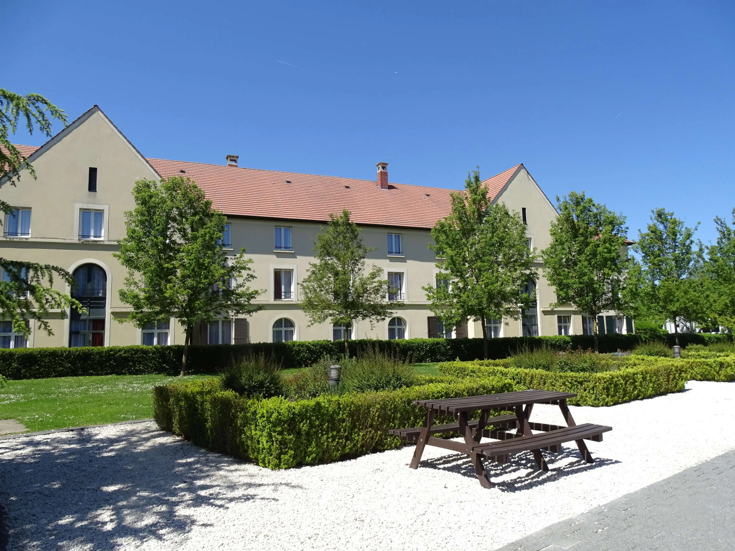 Campanile Val de France