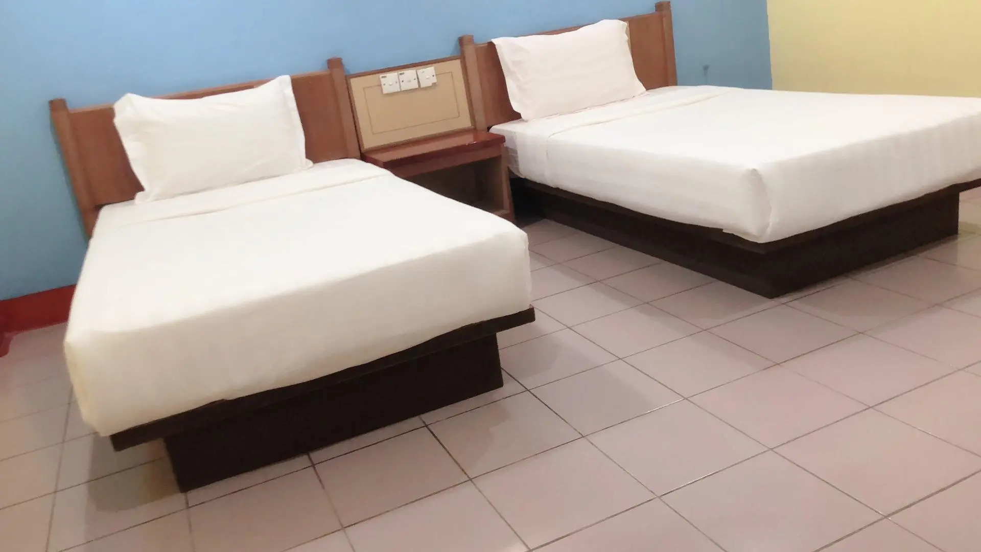 Mandarin Inn by Glex