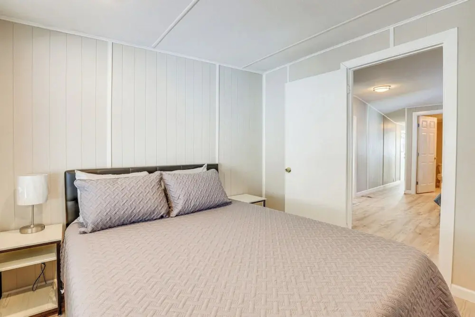 Sun-soaked Okeechobee Retreat w/ Canal Views!