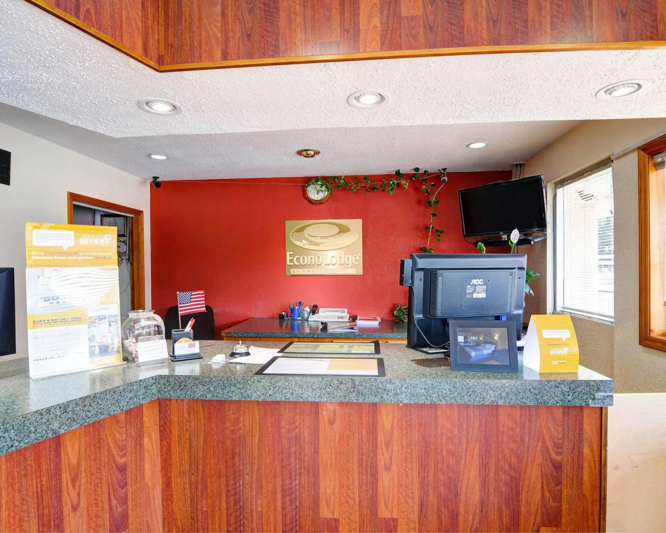 Econo Lodge Near Motor Speedway