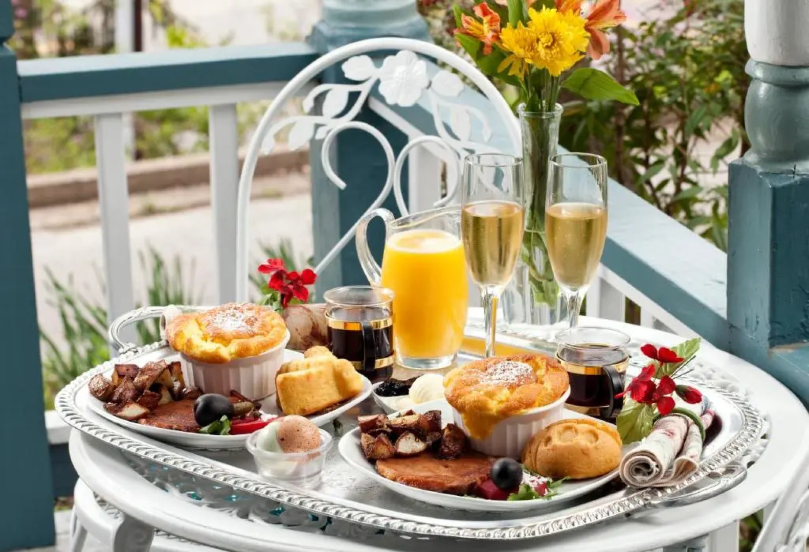 Cliff Cottage Inn - Victorian B&B and Boutique Hotel