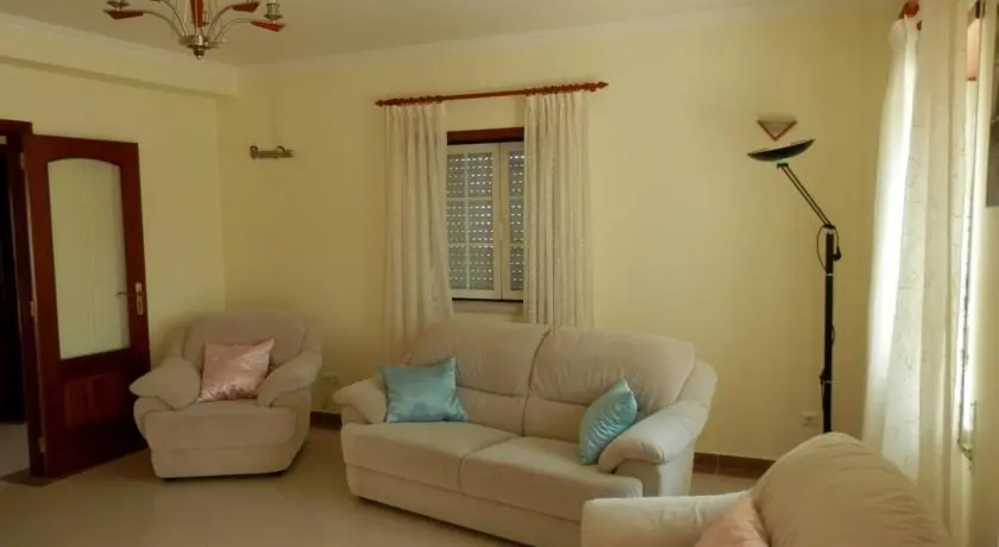 Excelente Moradia junto à Praia