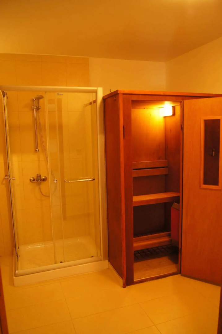 Silver Apartment
