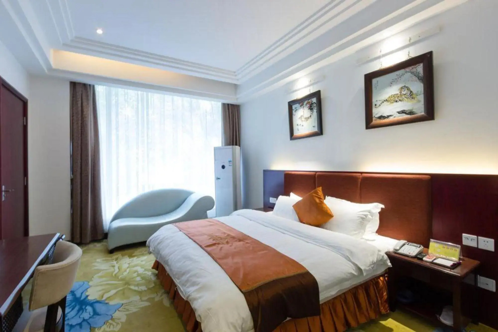 Number One Metropolitan Garden Hotel