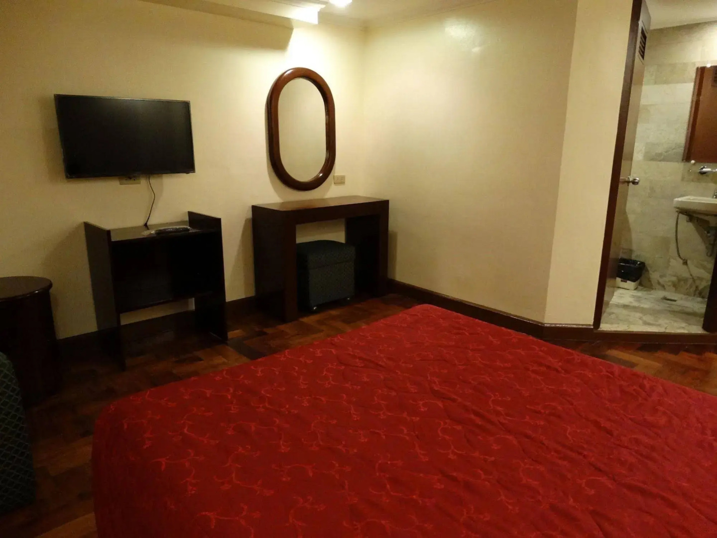 Cherry Blossoms Hotel