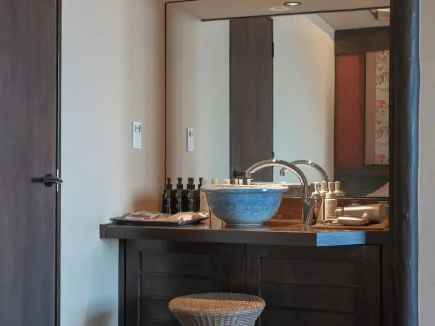 Isoarukinoyuyado Ushiogumo