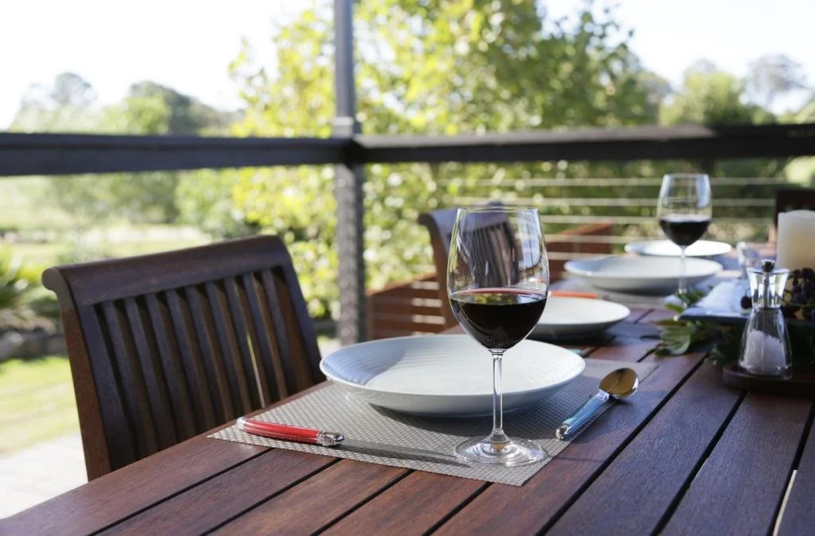 Lilies on Lovedale Estate - Heated Pool and Spa