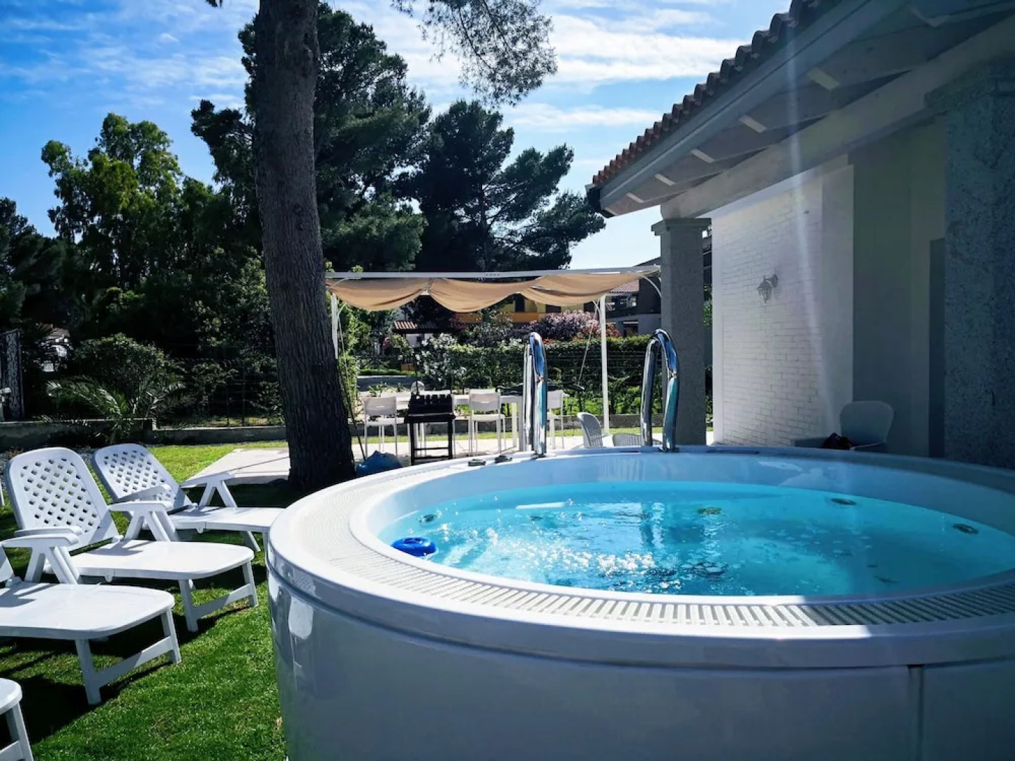 Ikebana Villas Porto Pino Beach