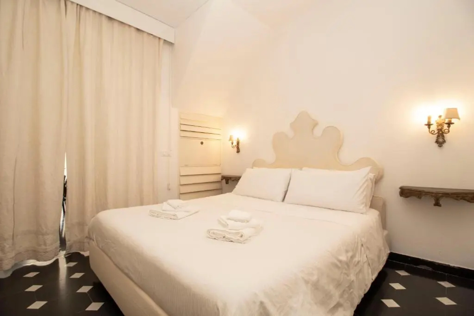 Royal by PortofinoHomes