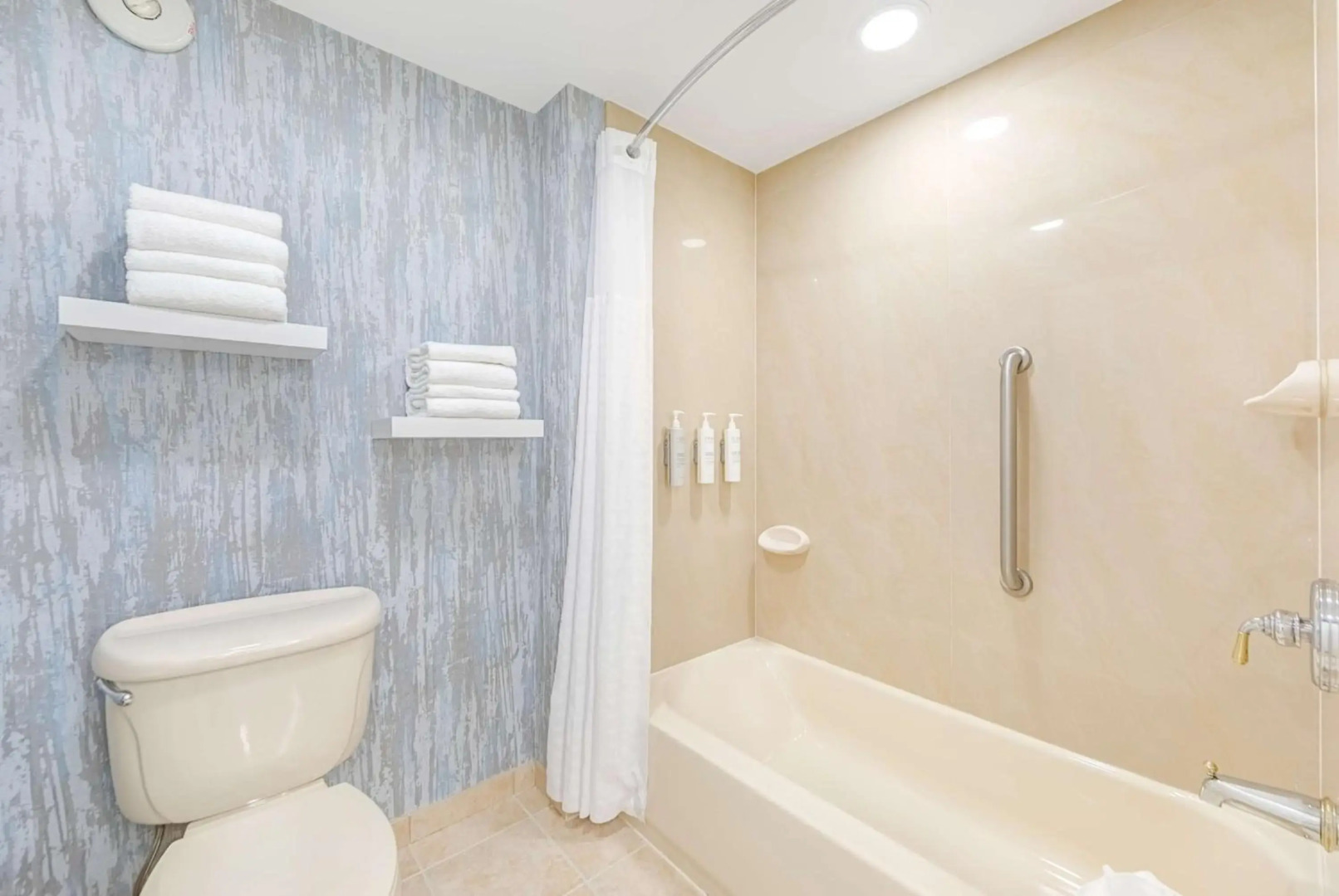 Homewood Suites by Hilton East Rutherford - Meadowlands