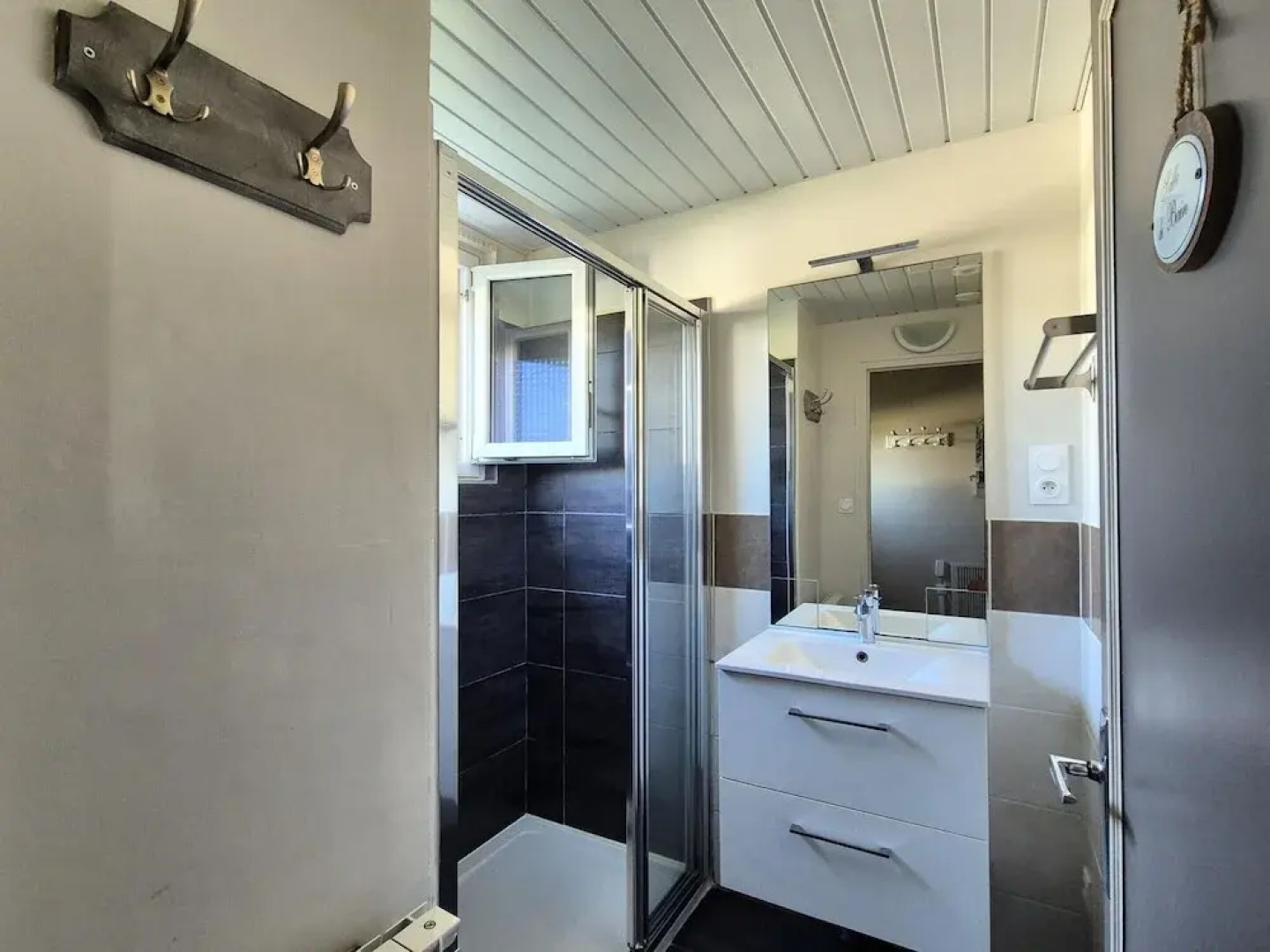 Cozy Home at Pink Granite Coast