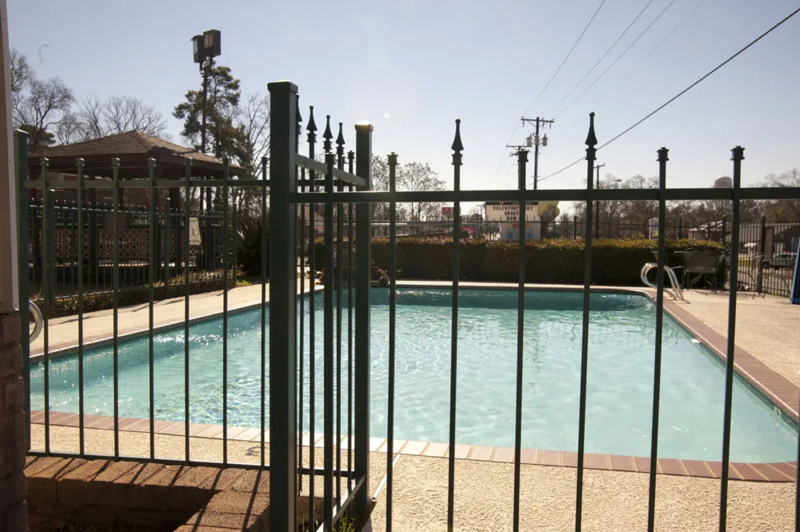 Victorian Inn & Suites