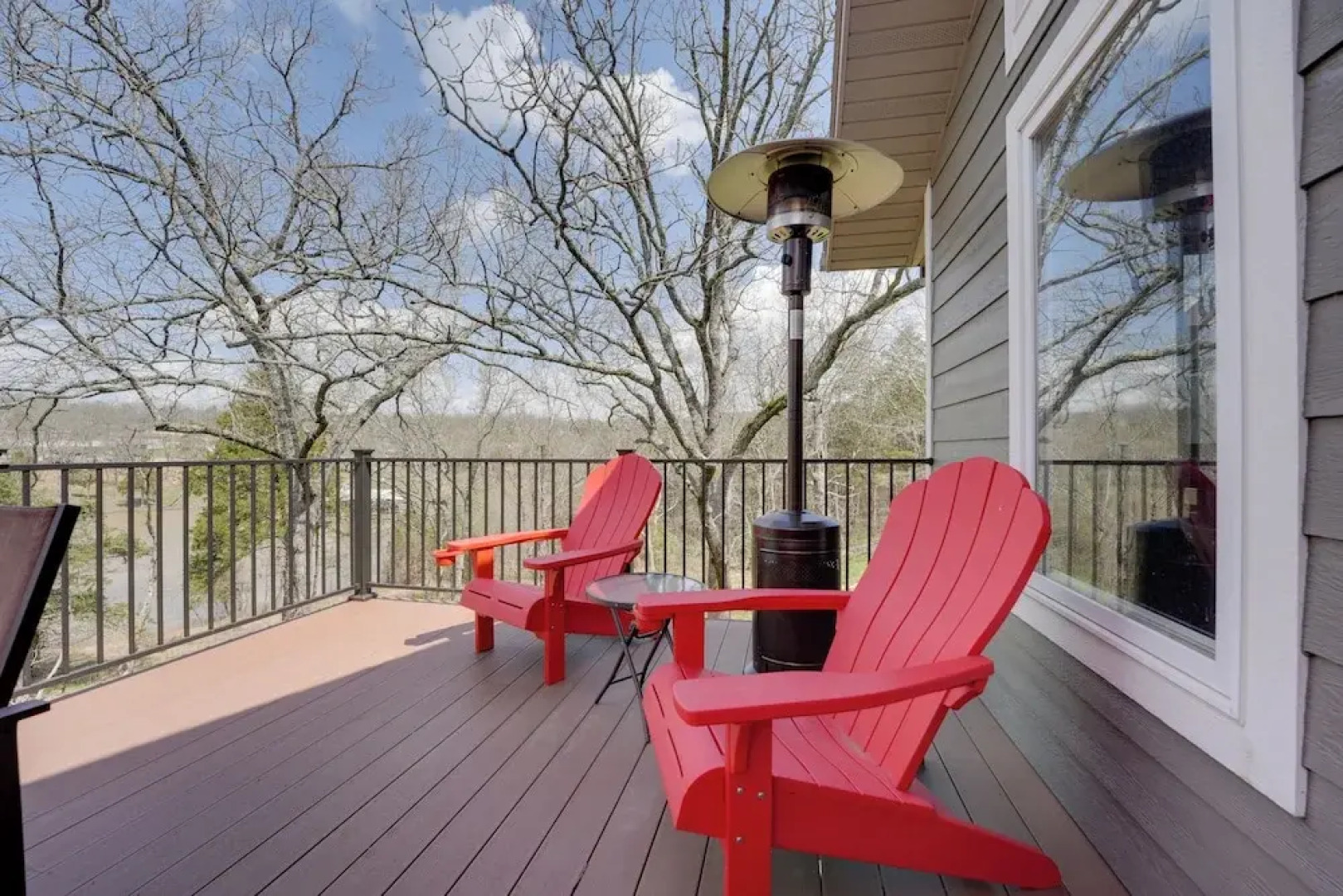 Reeds Spring Retreat w/ Lakeview Deck + Grill