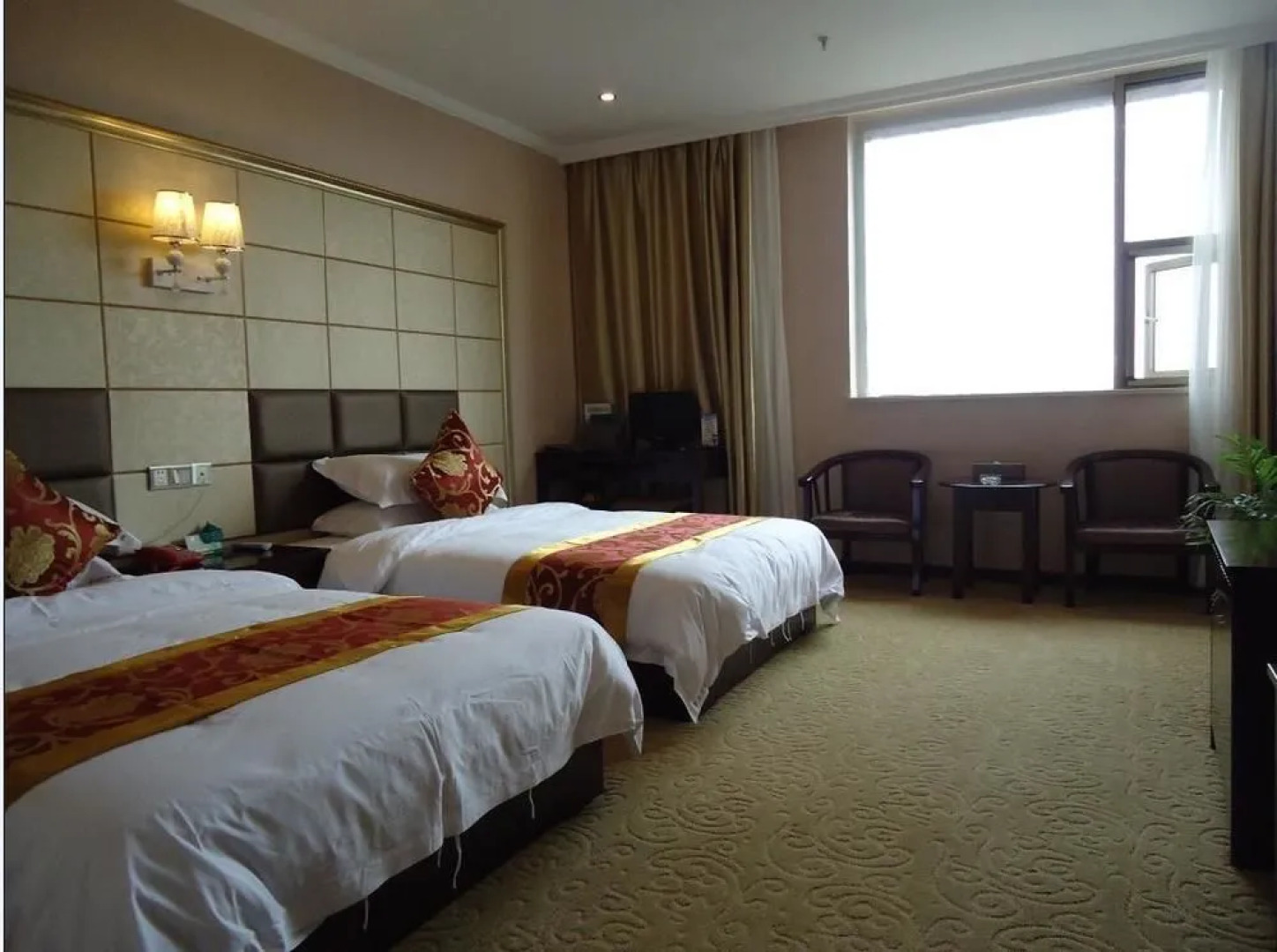 Mountain and Lake No.1 Hotel