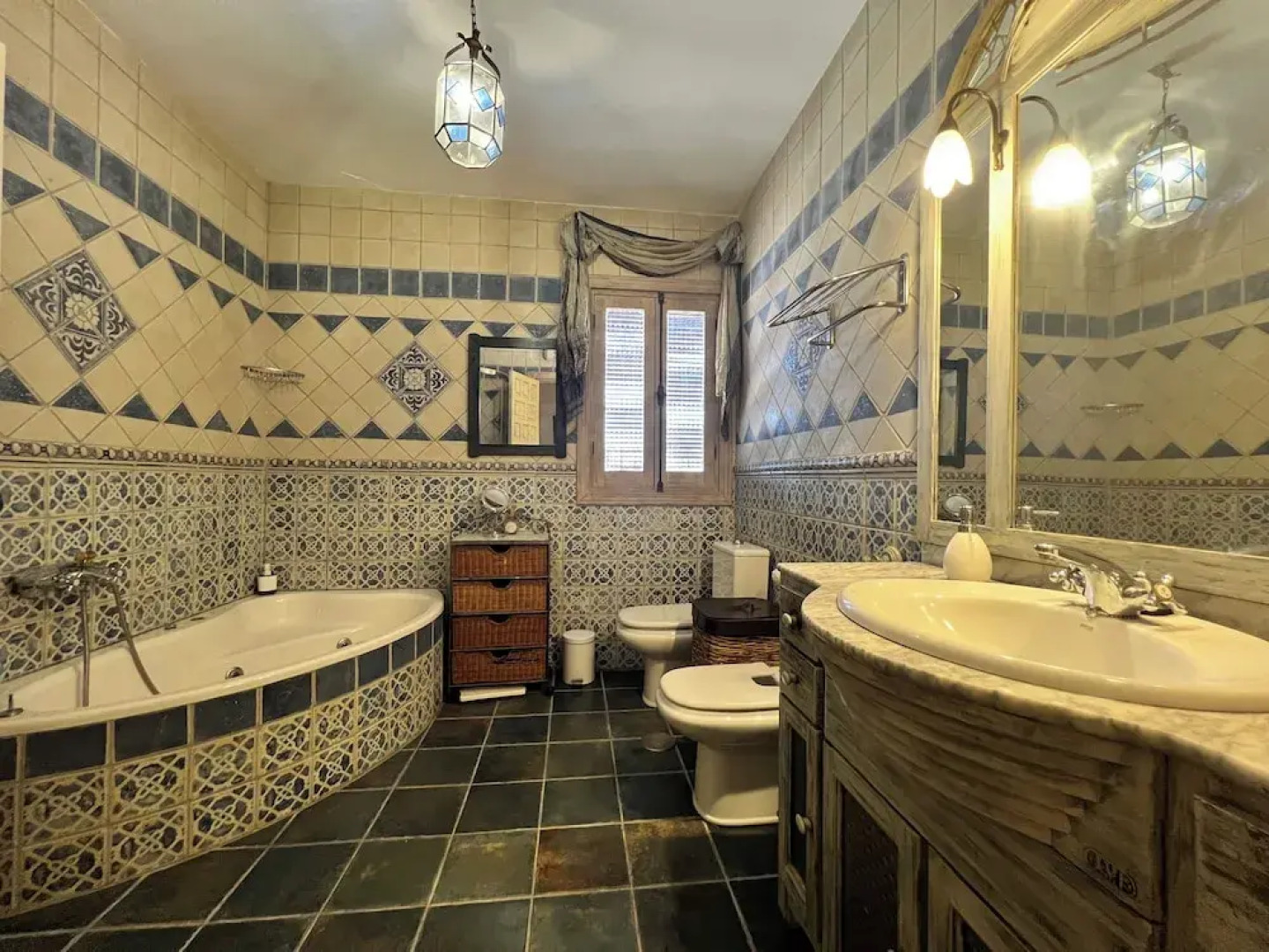 Cd-2102 · Three Bedroom Townhouse