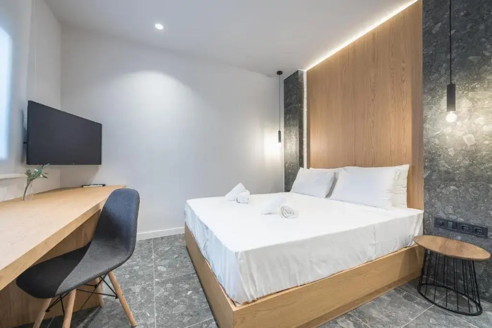 The Asprogeraka - self check-in rooms