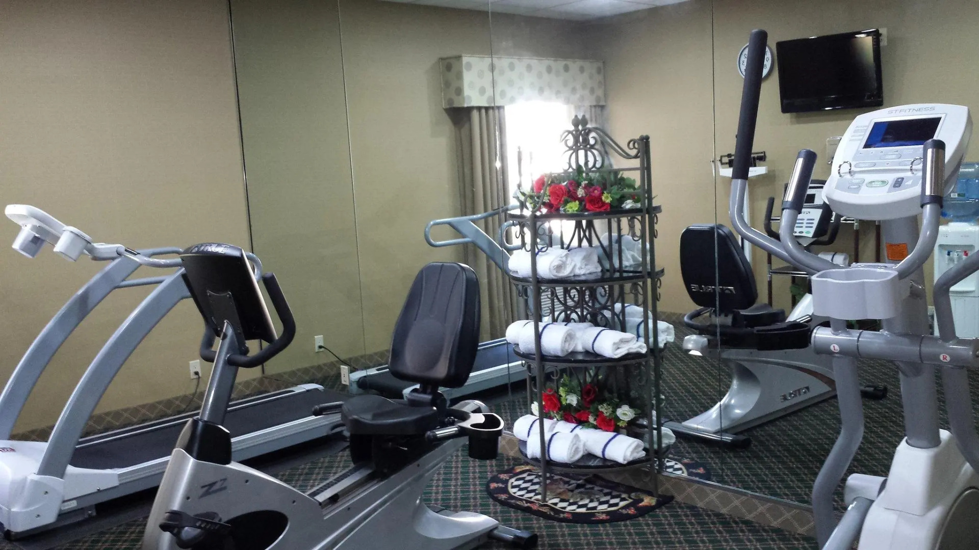 Holiday Inn Express Edgewood-Aberdeen-Bel Air by IHG