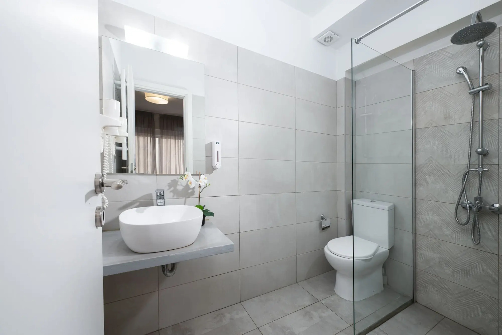 Enattica Syntagma Living