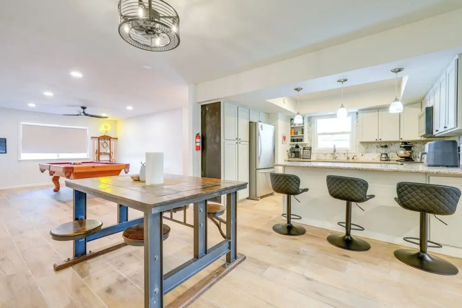 Fire Pit & Games: Family-friendly Retreat in Mesa!