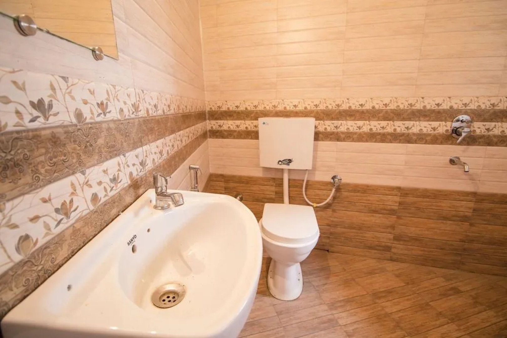 WOW STAYZ2 Pachmarhi Foothill Cottages