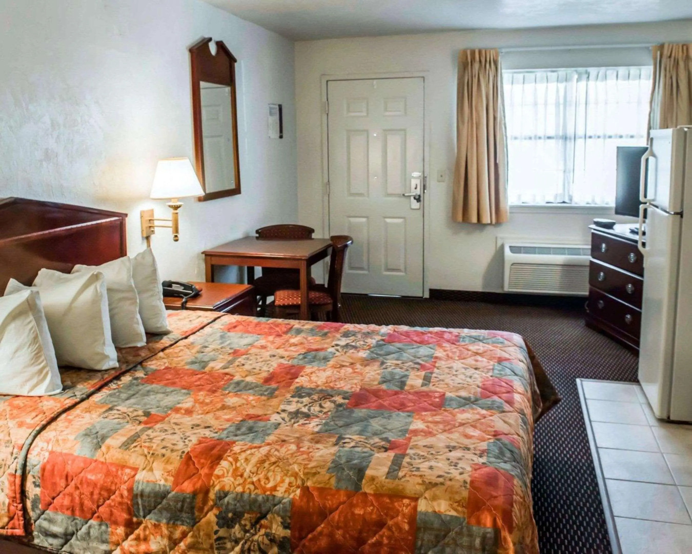 Suburban Studios Tallahassee near University