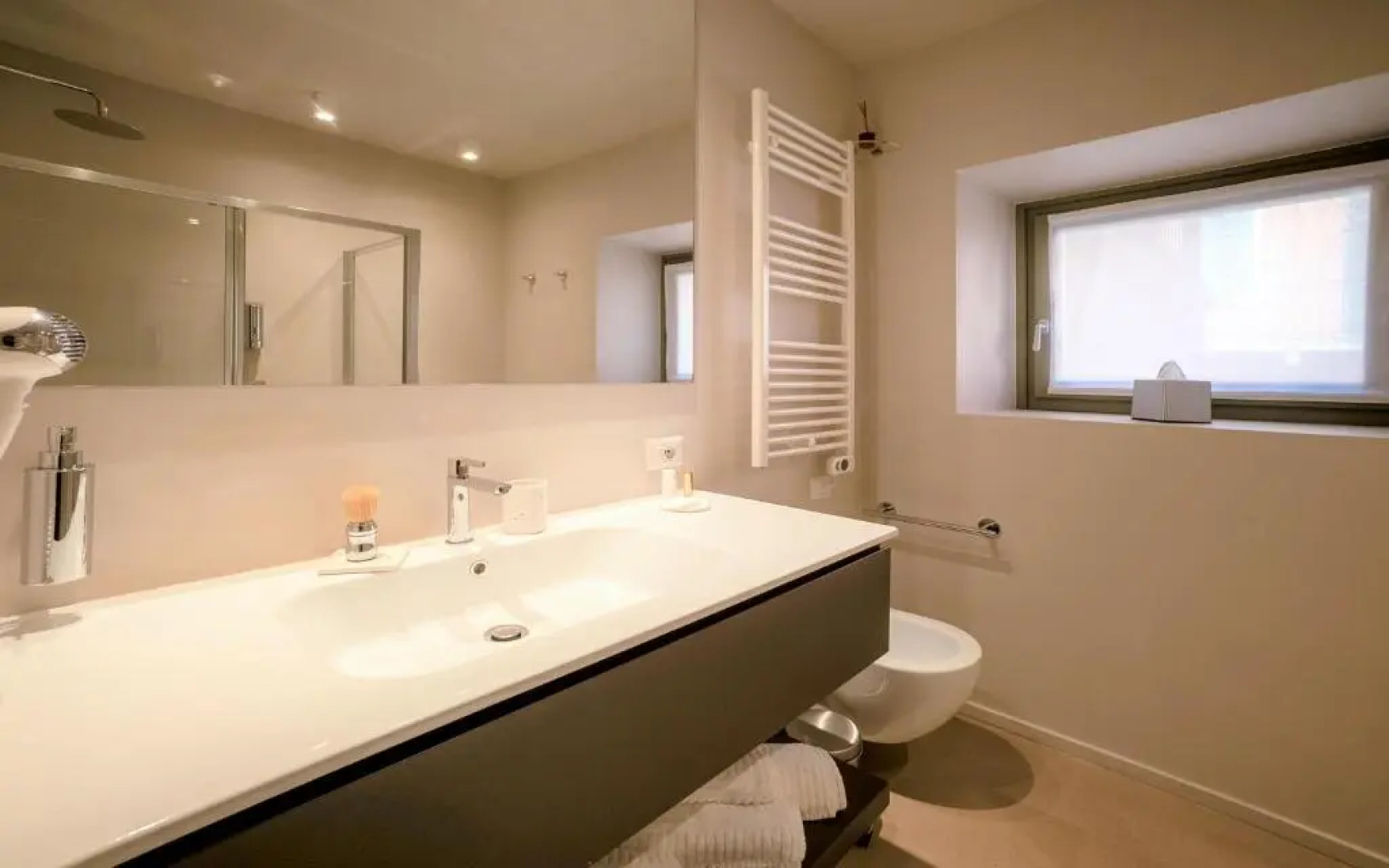 Bifora65 Villa storica fronte lago