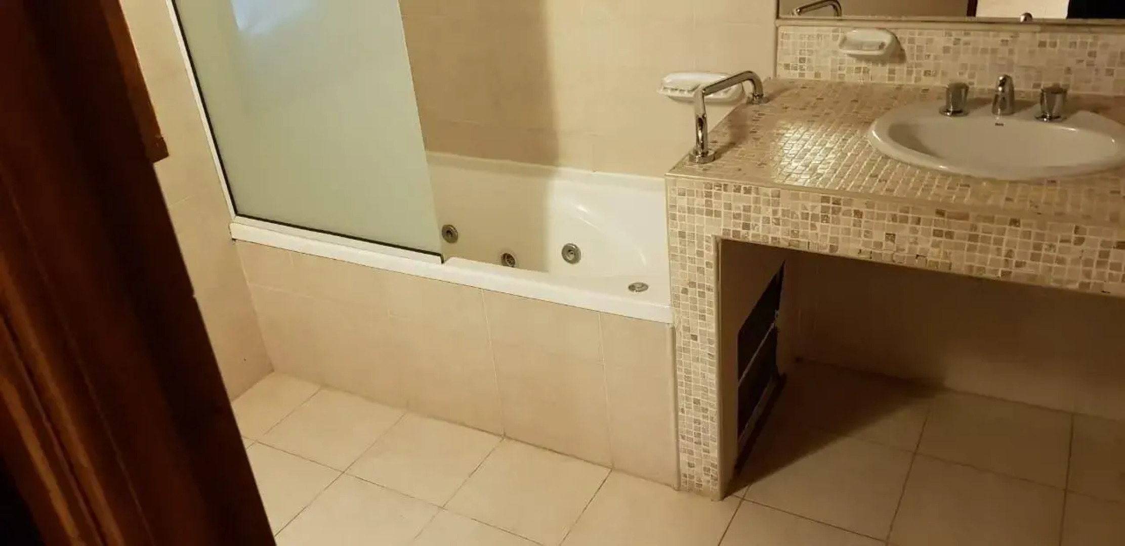 Rey del Bosque Apart Hotel