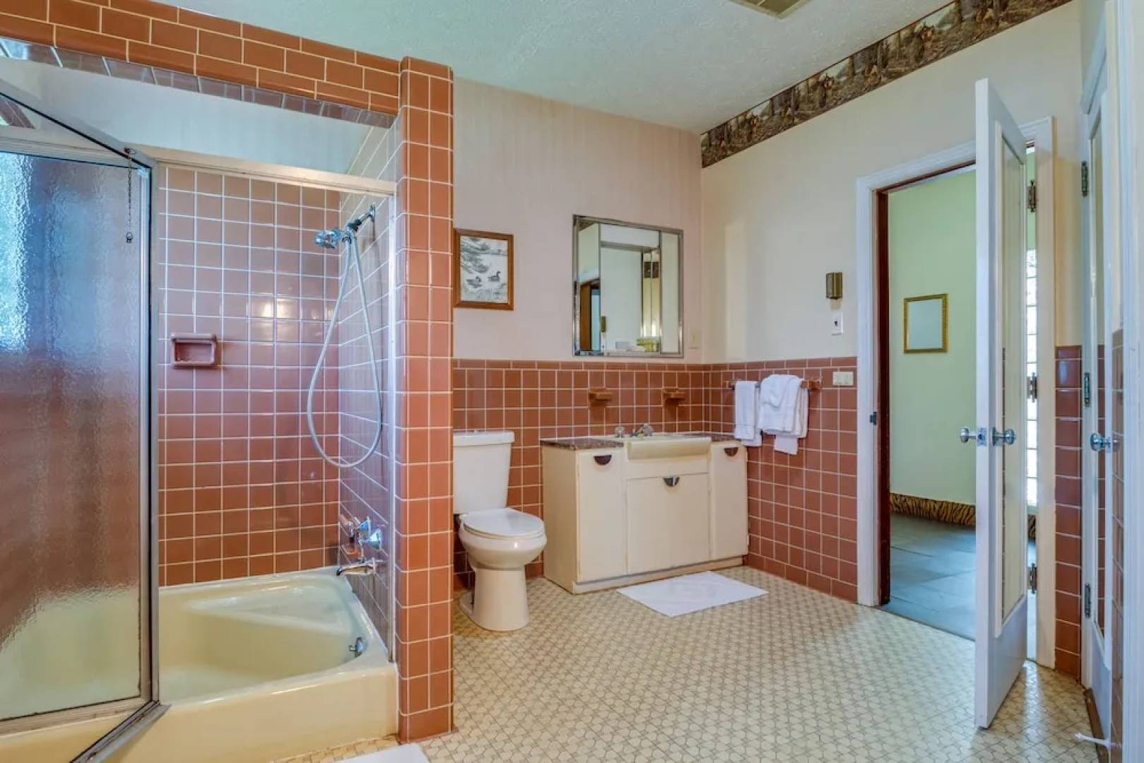 'ledge Lodge' Burkesville Getaway: Pool & Views!