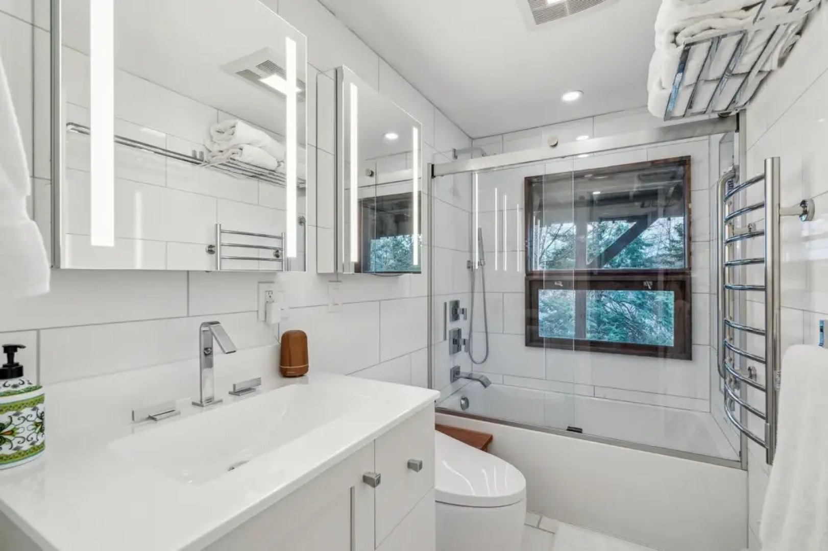 Serene Architect-designed Vermont Chalet 4 Bedroom Home