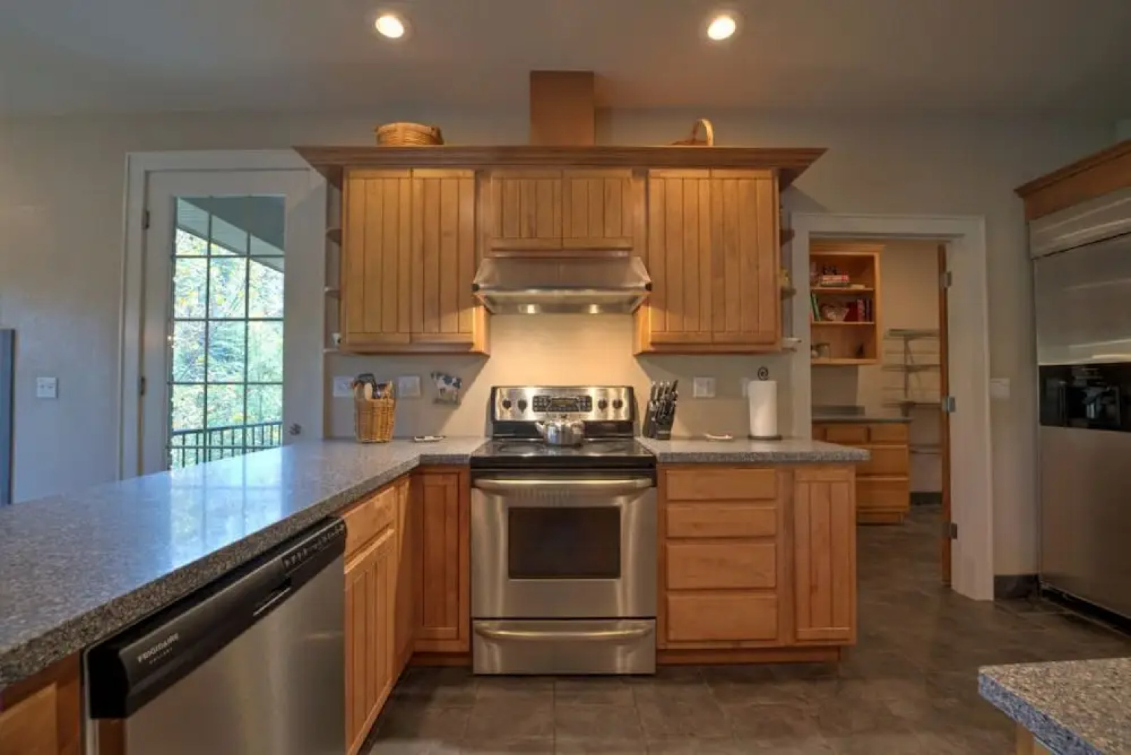 Lake Serenity - 6 Br Home