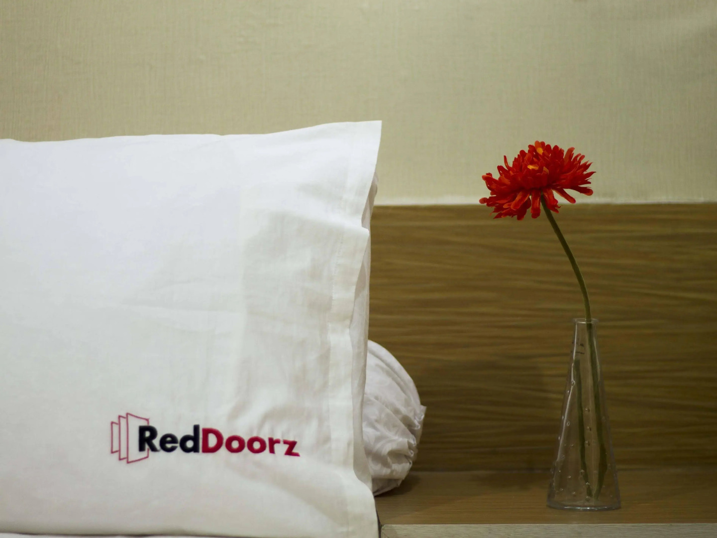 RedDoorz @ Mahendradatta Selatan