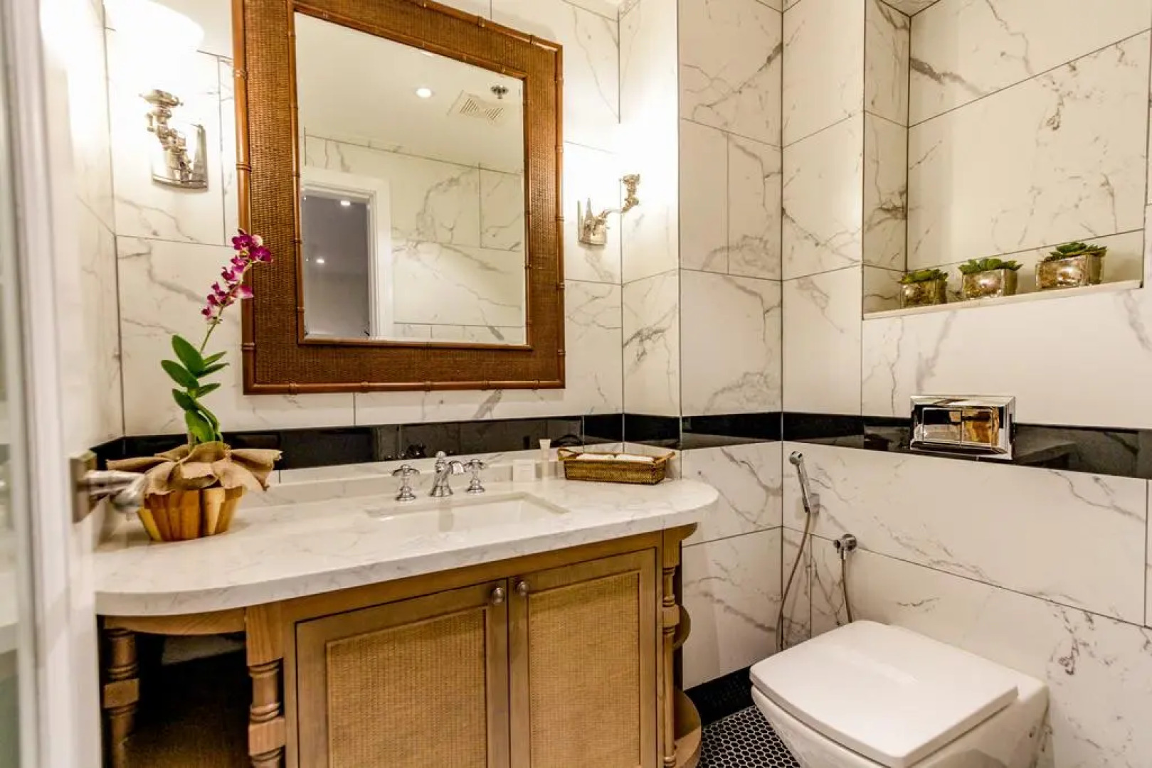 Feliz Hotel Boracay Managed by Enderun Hotels