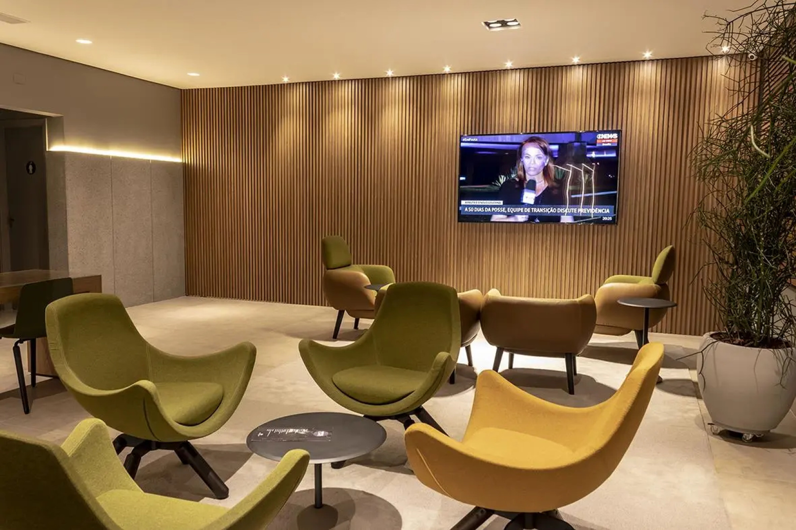 Max Plaza Hotel