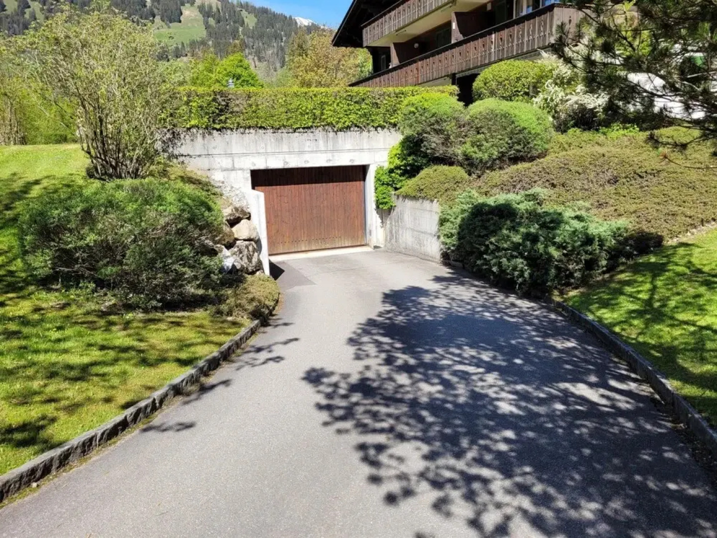 Reseda Lenk in Lenk With 2 Bedrooms and 3 Bathrooms