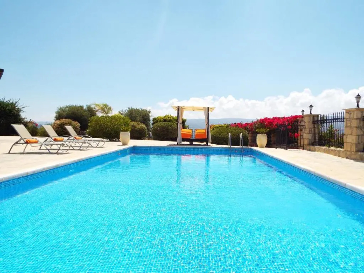 Unique private villa, sea views, total privacy, 25 mins from Paphos