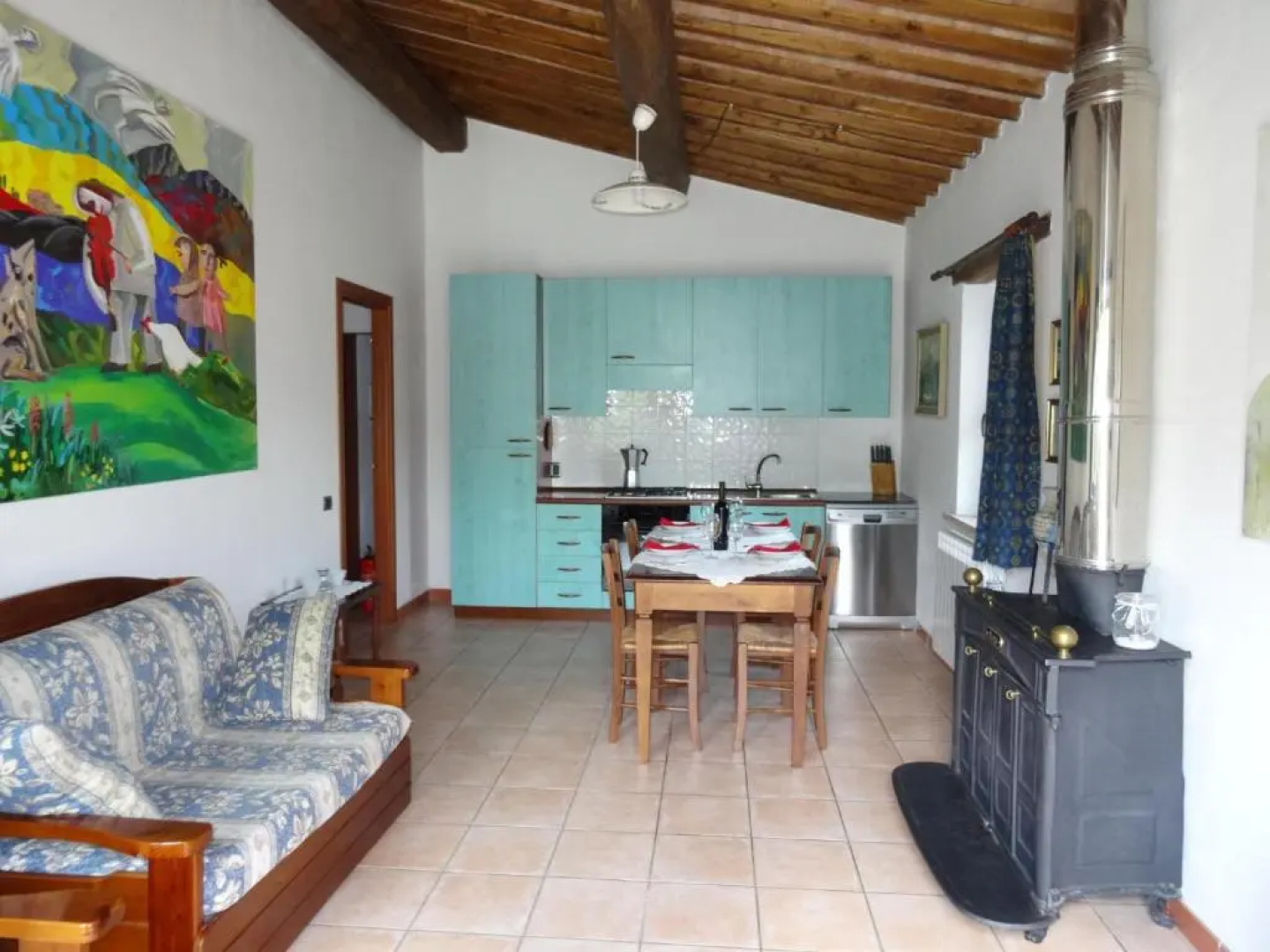 Villa with private swimming pool and garden in quiet area, panoramic views