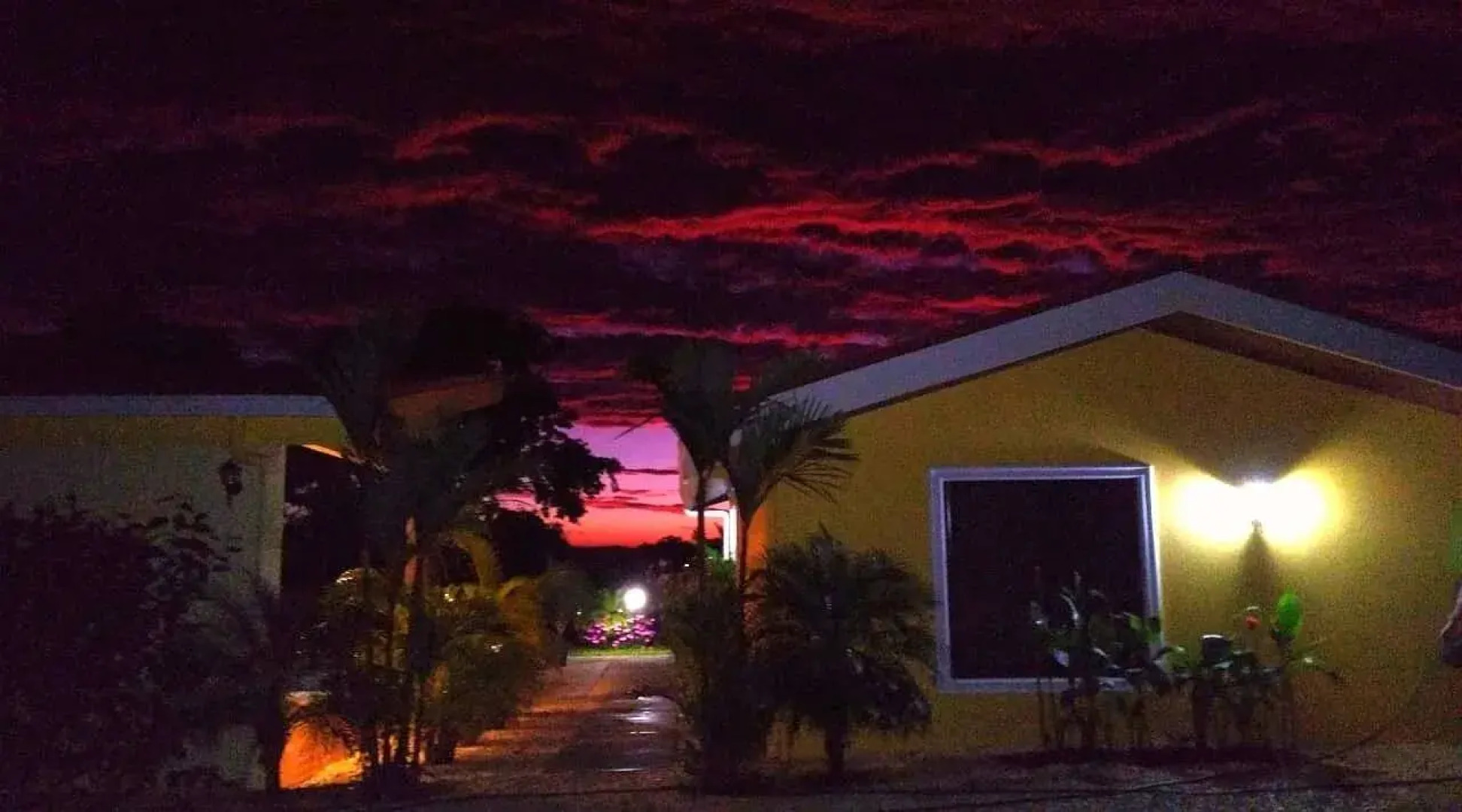 Lake Gardens Arenal Villas