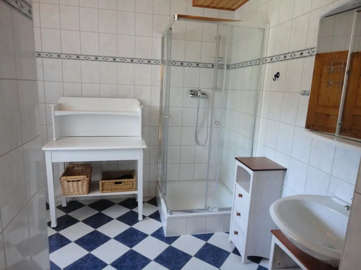 Beautiful Farmhouse Flat With Garden