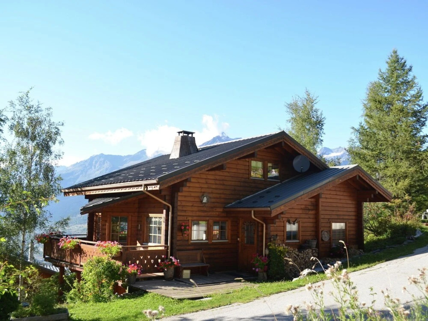 Quaint Holiday Home in Valfrejus with Garden