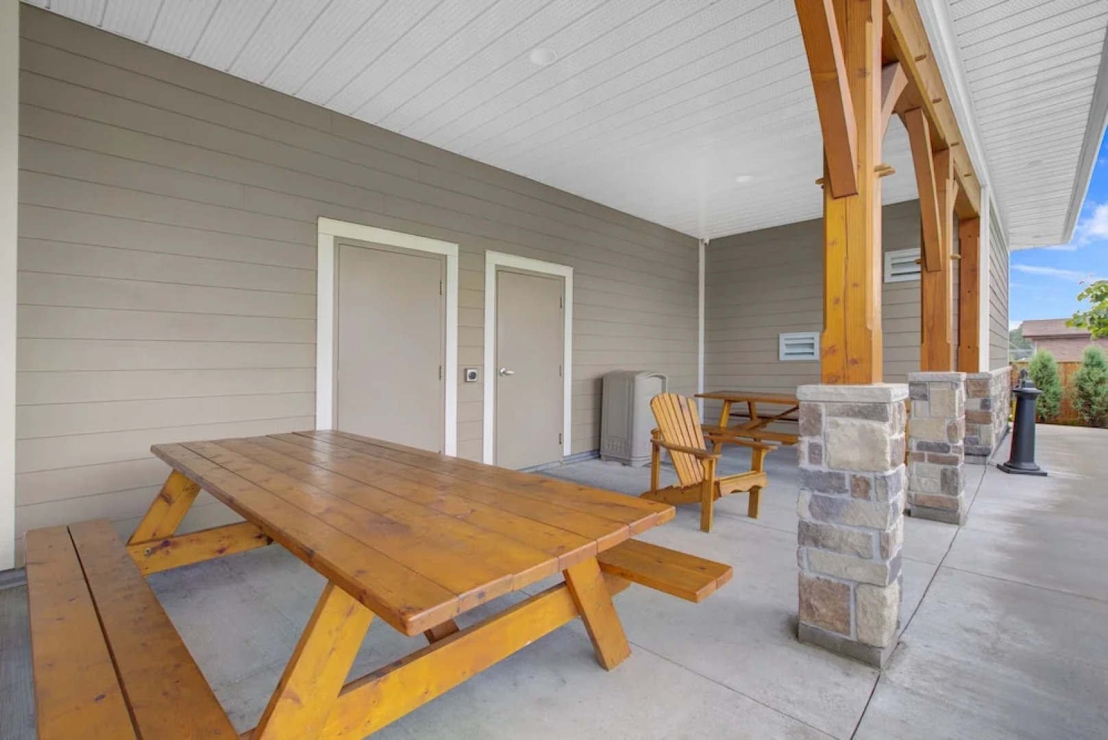 Days Inn and Suites Lindsay