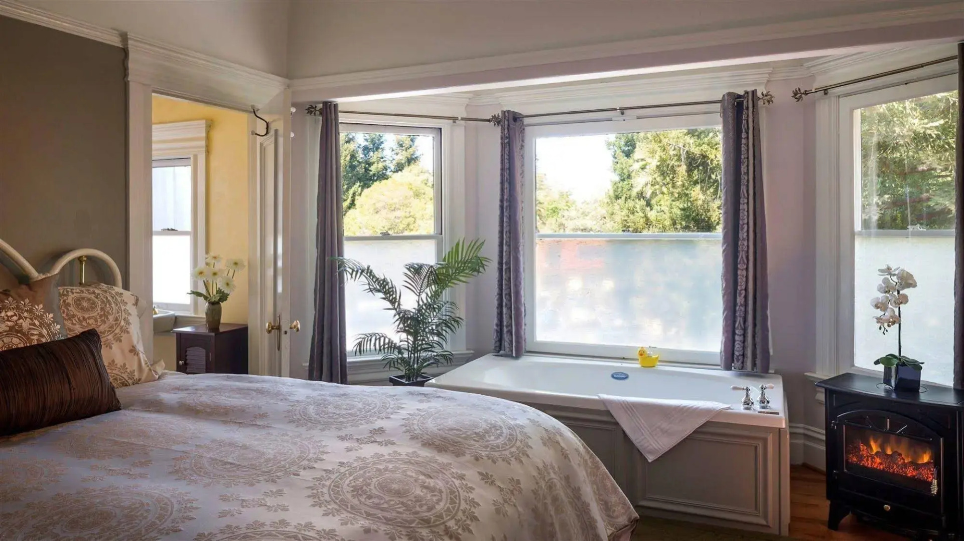 Cabernet House, An Old World Inn