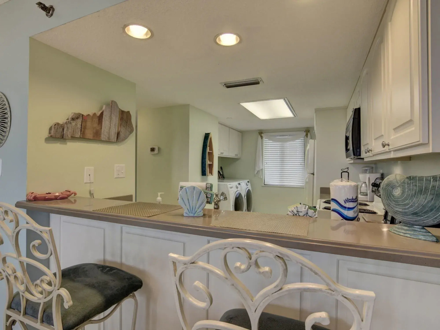 Commodore 107 1st Floor Walk Out to the Beach from Your Patio by RedAw