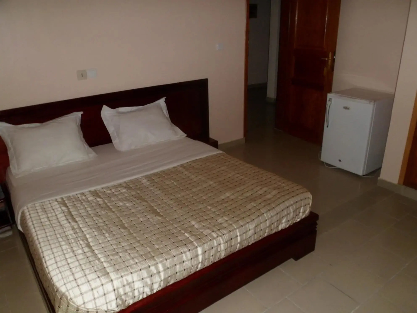 Hotel Vallee Des Rois